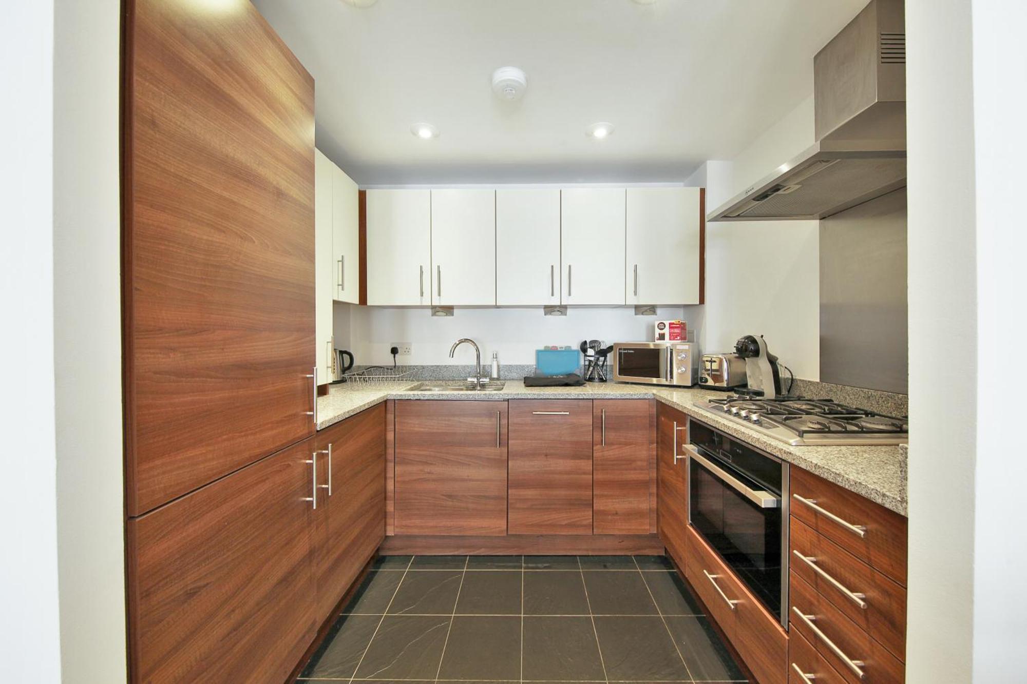 2 Bed Executive Next To Liverpool Street Free Wifi By Aparts Apartament Londra