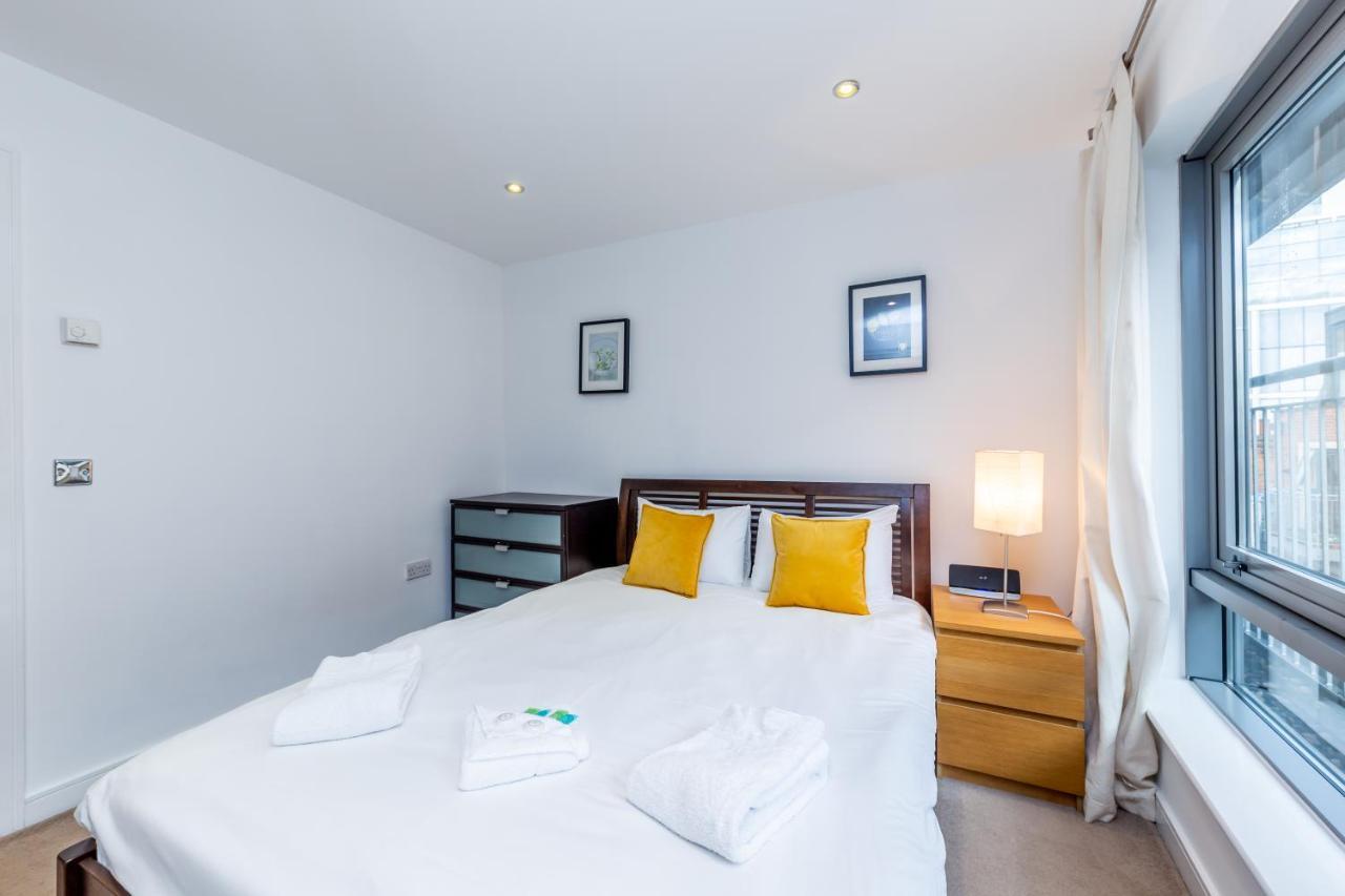 2 Bed Executive Next To Liverpool Street Free Wifi By Aparts Apartament Londra